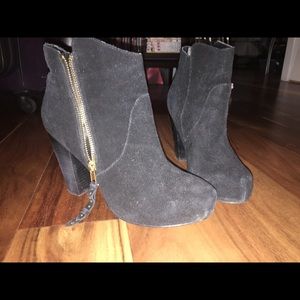 Steve Madden Suede Booties